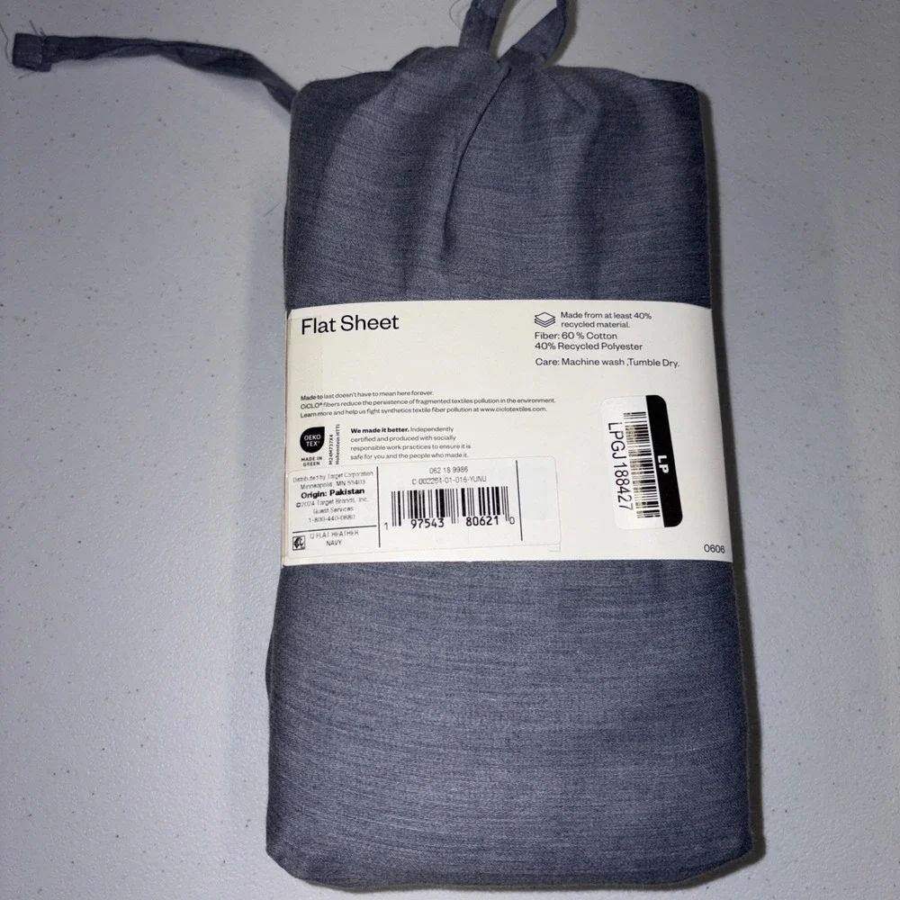 Room Essentials Easy Care Cotton Blend Sateen Flat Sheet Navy Queen*